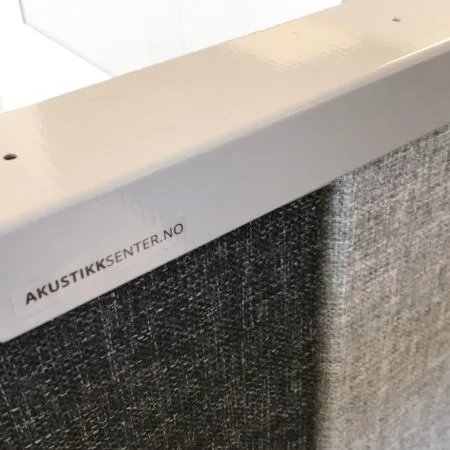 Skjøtestykke til lyddempende skillevegg