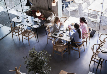 Hotel, restaurant og natteliv